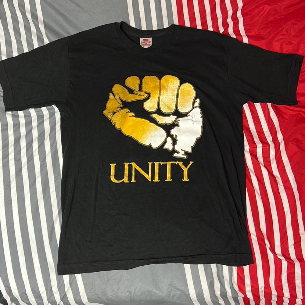 Mens VINTAGE Black “Unity” Shortsleeved T-Shirt